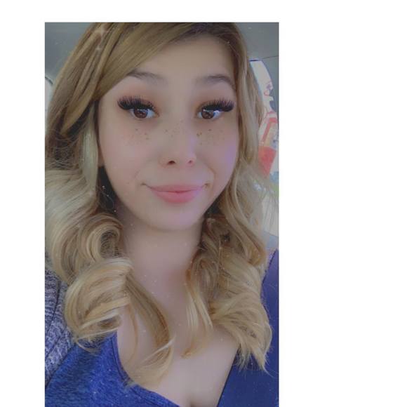 Meet your Posher, Caity - Picture 1 of 1